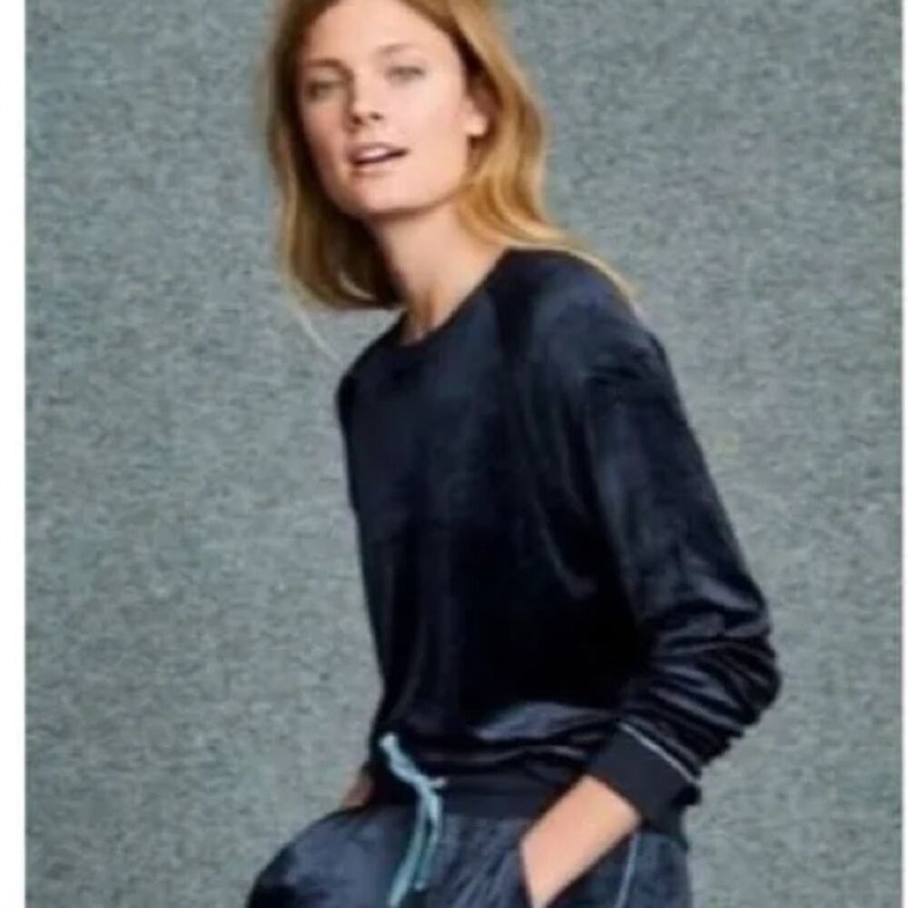 Boden Navy Velour Pullover Size Medium E0088